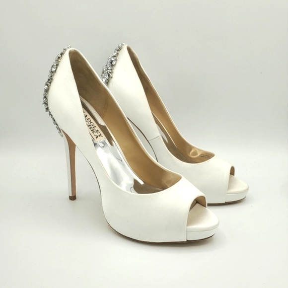 Badgley Mischka Kiara, White, NIB - Picture 4 of 13